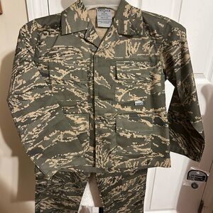 New with tags Little Boy’s Trooper 2 Pc Camouflage Set Size 2